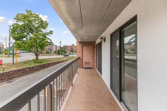 40 Main St 205, Stoneham, MA 02180