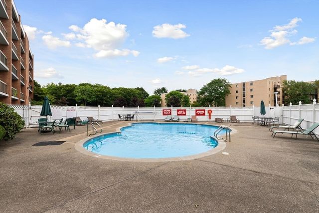 40 Main St 205, Stoneham, MA 02180