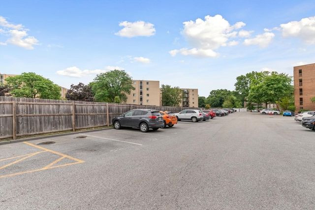 40 Main St 205, Stoneham, MA 02180