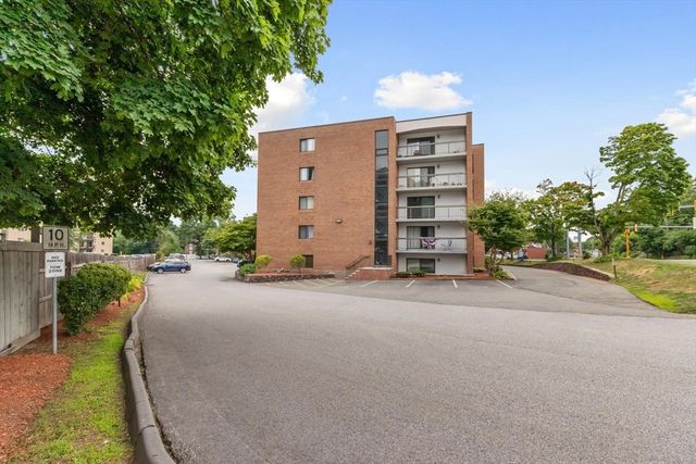40 Main St 205, Stoneham, MA 02180