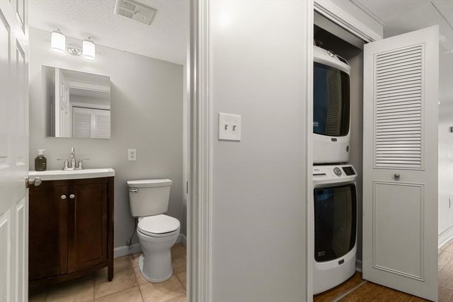 40 Main St 205, Stoneham, MA 02180