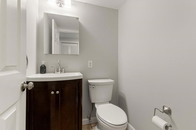 40 Main St 205, Stoneham, MA 02180