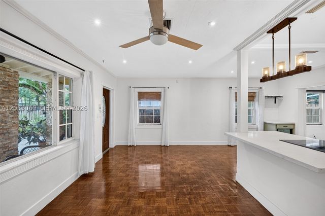 320 SW 12th Ave, Fort Lauderdale, FL 33312