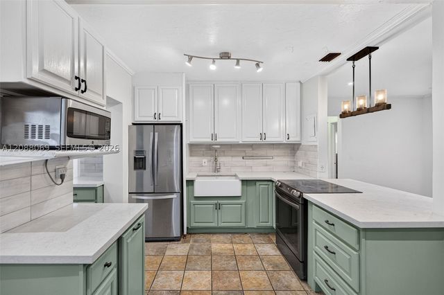 320 SW 12th Ave, Fort Lauderdale, FL 33312
