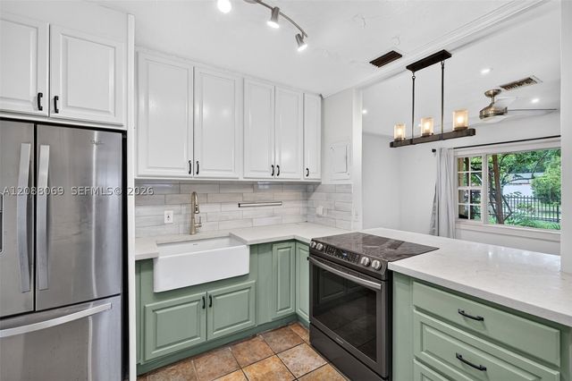 320 SW 12th Ave, Fort Lauderdale, FL 33312