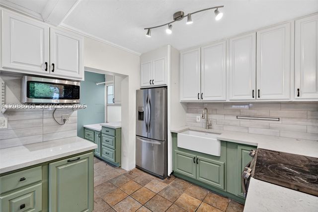 320 SW 12th Ave, Fort Lauderdale, FL 33312