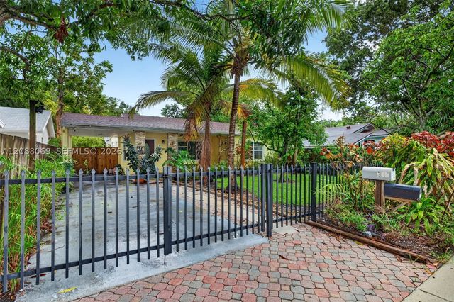 320 SW 12th Ave, Fort Lauderdale, FL 33312