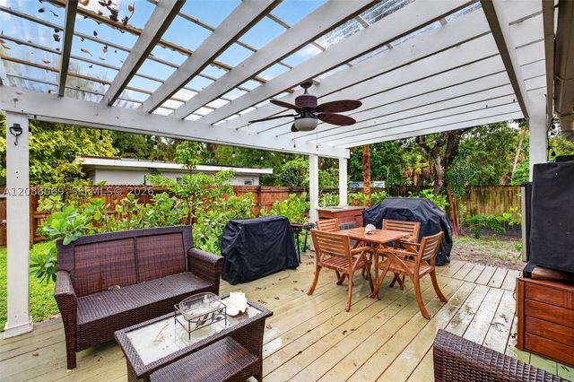 320 SW 12th Ave, Fort Lauderdale, FL 33312