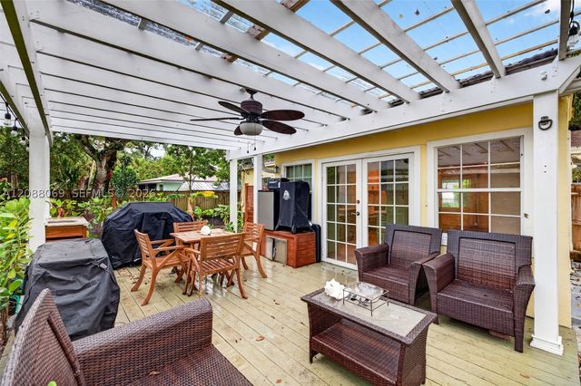 320 SW 12th Ave, Fort Lauderdale, FL 33312