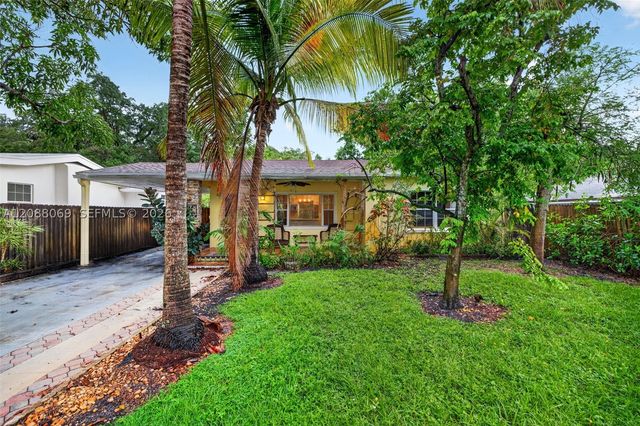 320 SW 12th Ave, Fort Lauderdale, FL 33312