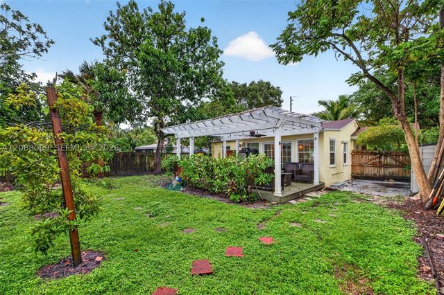 320 SW 12th Ave, Fort Lauderdale, FL 33312