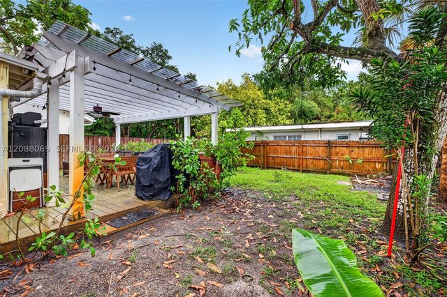320 SW 12th Ave, Fort Lauderdale, FL 33312