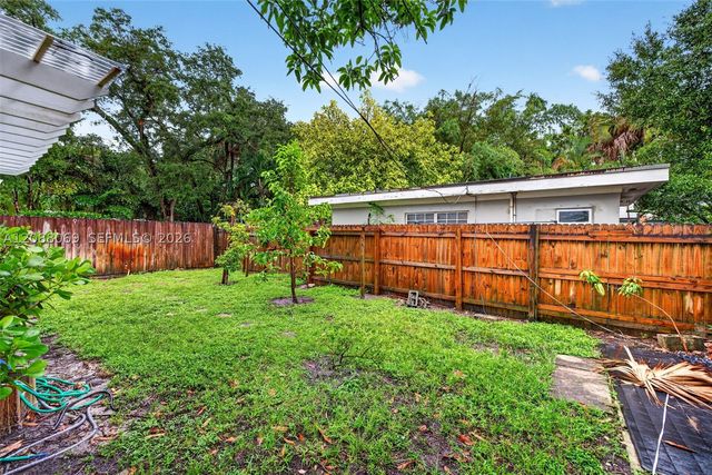 320 SW 12th Ave, Fort Lauderdale, FL 33312
