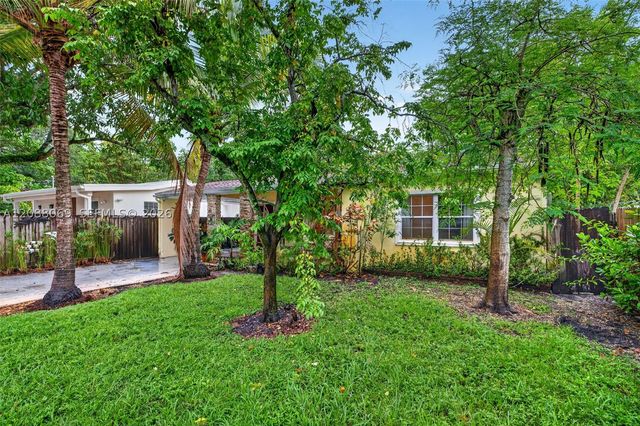 320 SW 12th Ave, Fort Lauderdale, FL 33312