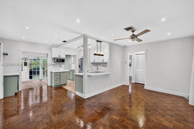 320 SW 12th Ave, Fort Lauderdale, FL 33312