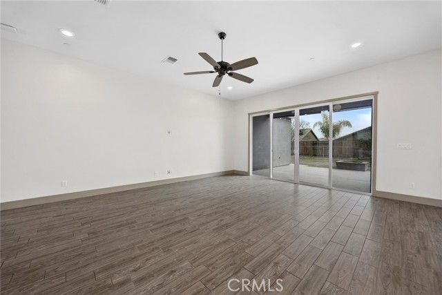 5913 Hawthorn Tree, Bakersfield, CA 93313