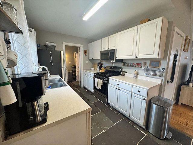 201 Cones Point Road, Poultney, VT 05764