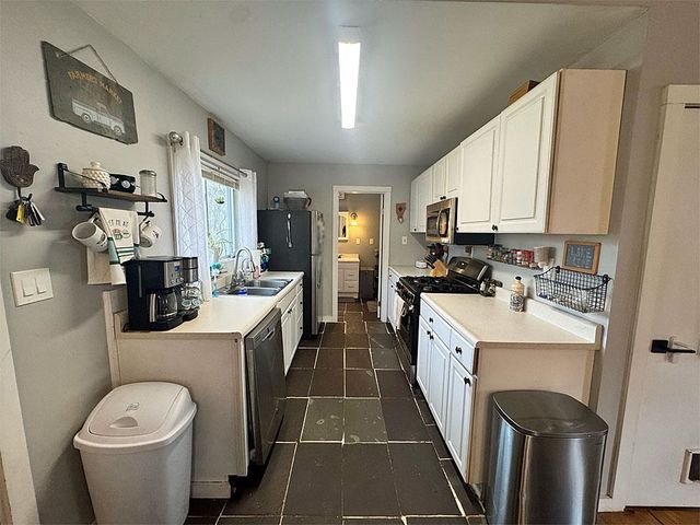 201 Cones Point Road, Poultney, VT 05764