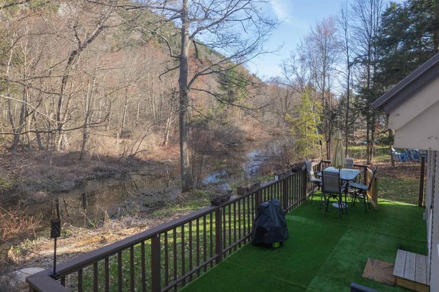 201 Cones Point Road, Poultney, VT 05764