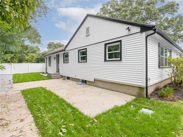 5 Sweetfern Road, Warwick, RI 02888
