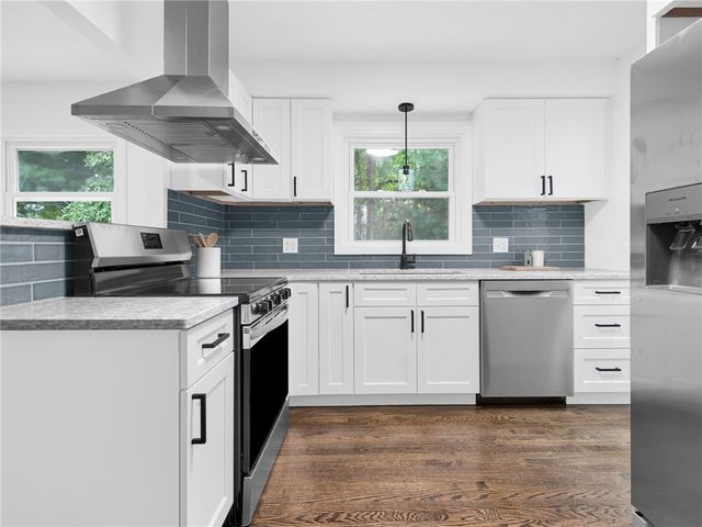 5 Sweetfern Road, Warwick, RI 02888