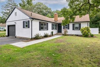 5 Sweetfern Road, Warwick, RI 02888