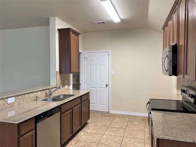 247 Pine Crest Drive, Justin, TX 76247