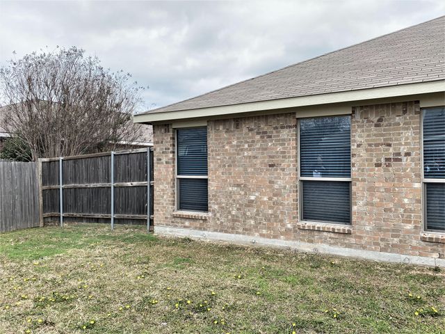 247 Pine Crest Drive, Justin, TX 76247