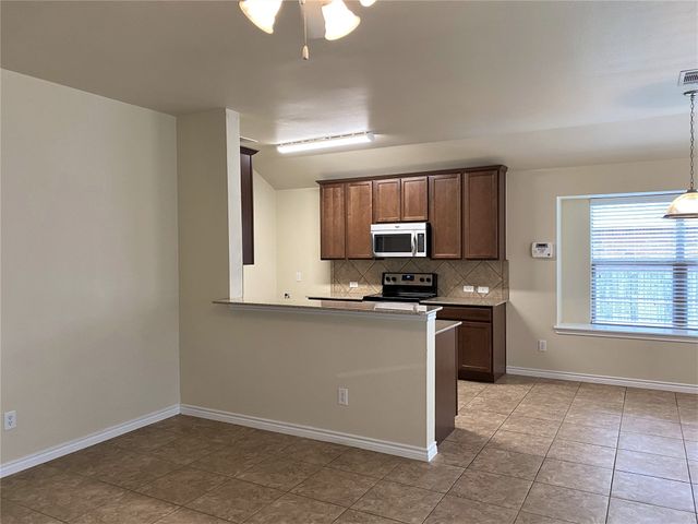 247 Pine Crest Drive, Justin, TX 76247