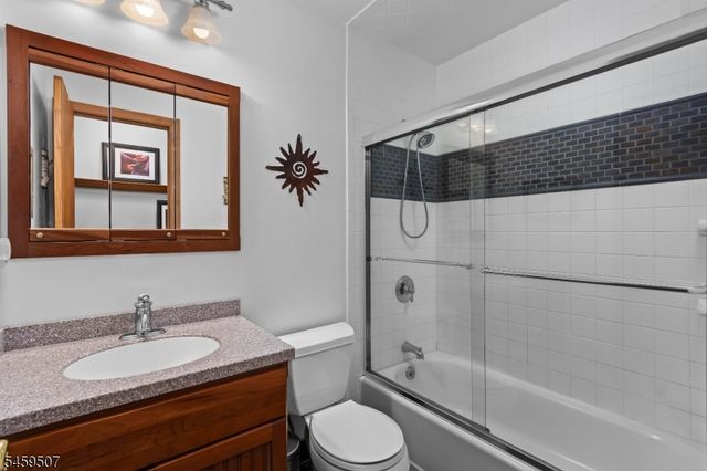 20 Edward Dr, Mount Olive Twp., NJ 07836