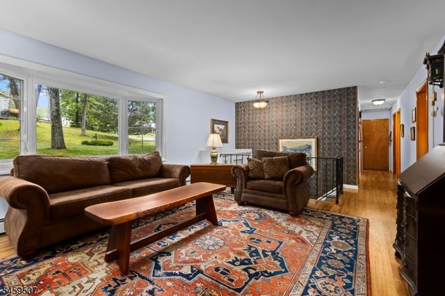 20 Edward Dr, Mount Olive Twp., NJ 07836
