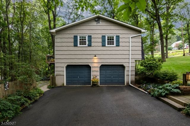 20 Edward Dr, Mount Olive Twp., NJ 07836
