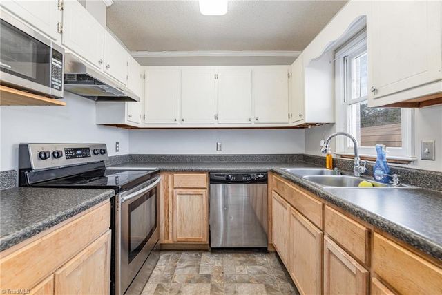 5204 Woodlane Drive, Julian, NC 27283