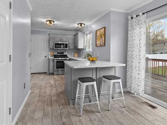 44 Orchard Valley Drive, Cranston, RI 02921