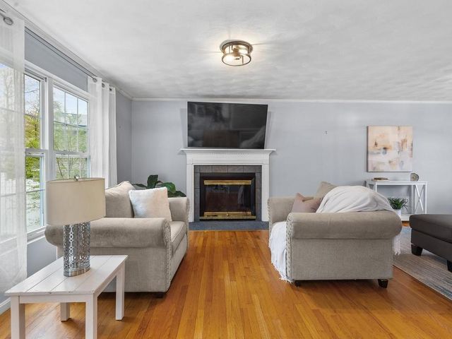 44 Orchard Valley Drive, Cranston, RI 02921
