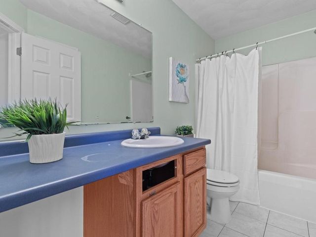 44 Orchard Valley Drive, Cranston, RI 02921