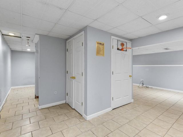 44 Orchard Valley Drive, Cranston, RI 02921