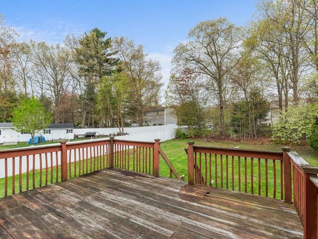 44 Orchard Valley Drive, Cranston, RI 02921