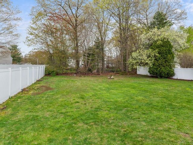 44 Orchard Valley Drive, Cranston, RI 02921