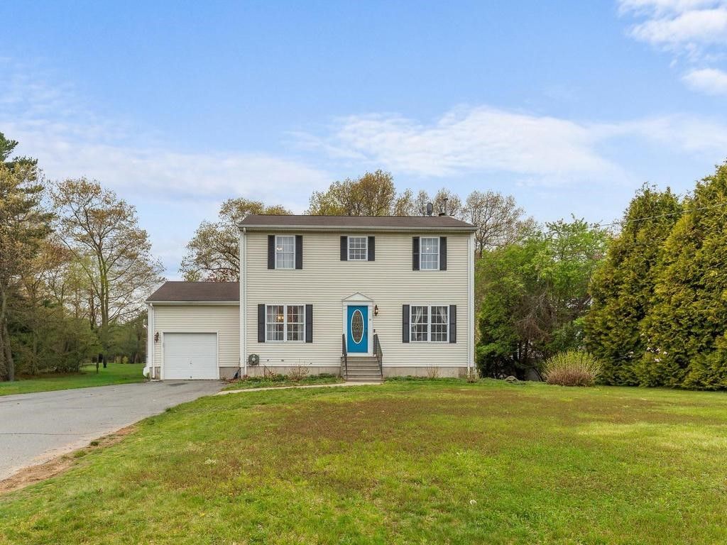 44 Orchard Valley Drive, Cranston, RI 02921