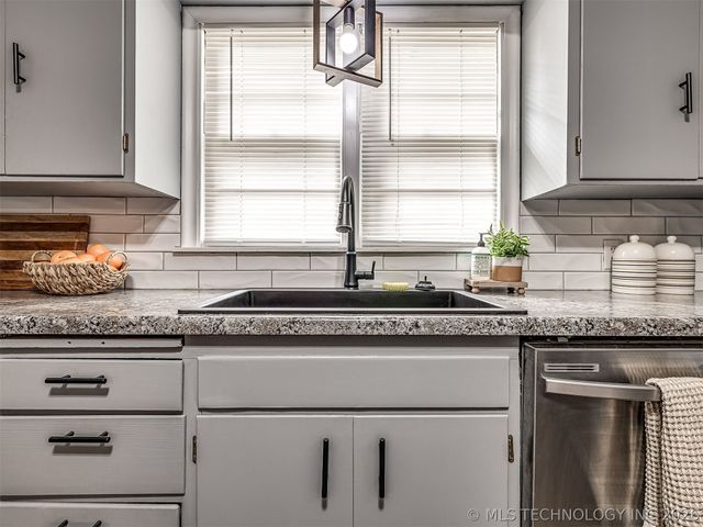 138 Rockwood Avenue, Bartlesville, OK 74006