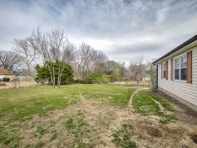 138 Rockwood Avenue, Bartlesville, OK 74006