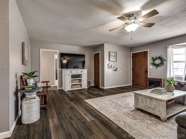 138 Rockwood Avenue, Bartlesville, OK 74006