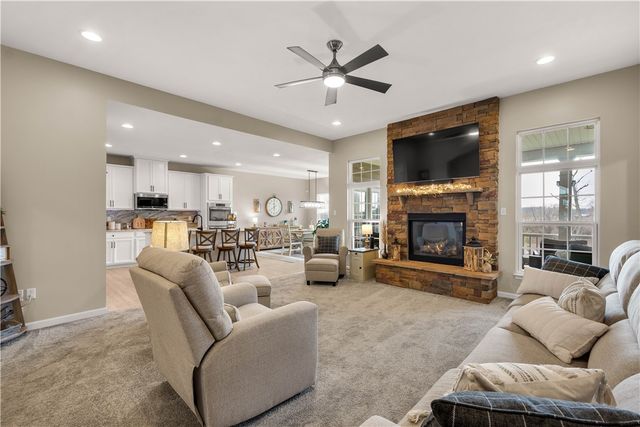 120 Twilight Dr, North Strabane, PA 15317