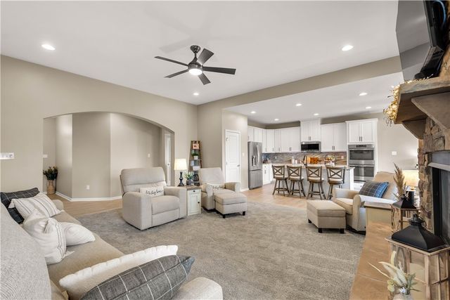 120 Twilight Dr, North Strabane, PA 15317