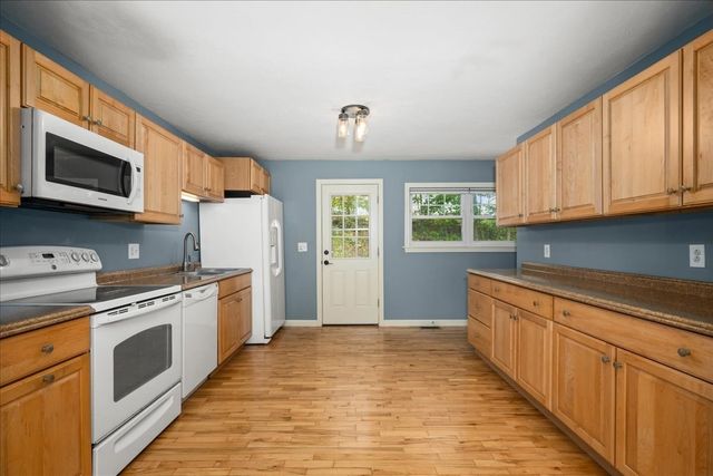 165 Peter Salem Rd, Leicester, MA 01524
