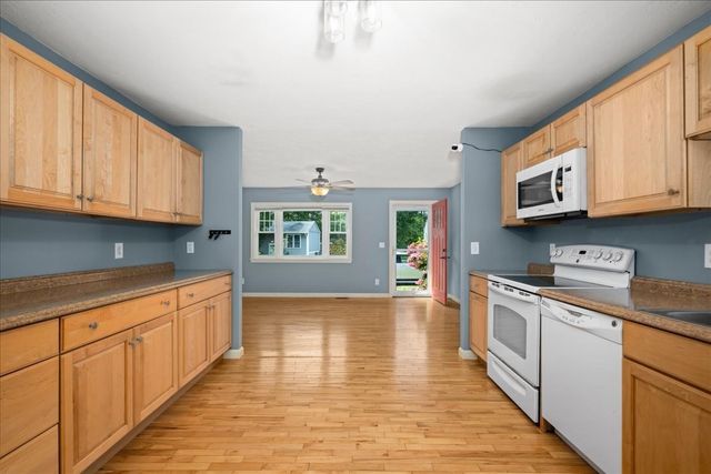 165 Peter Salem Rd, Leicester, MA 01524