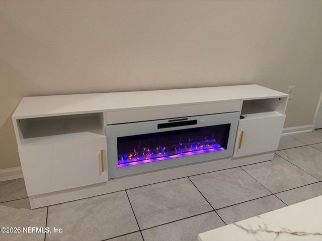 856 ROTARY Road, Jacksonville, FL 32211