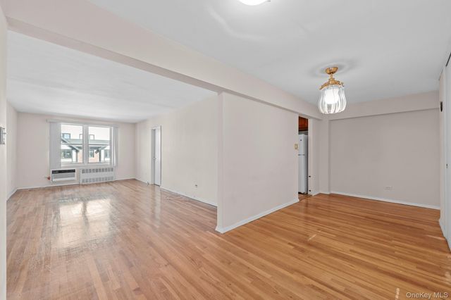 241-20 Northern Boulevard #6E, Douglaston, NY 11362