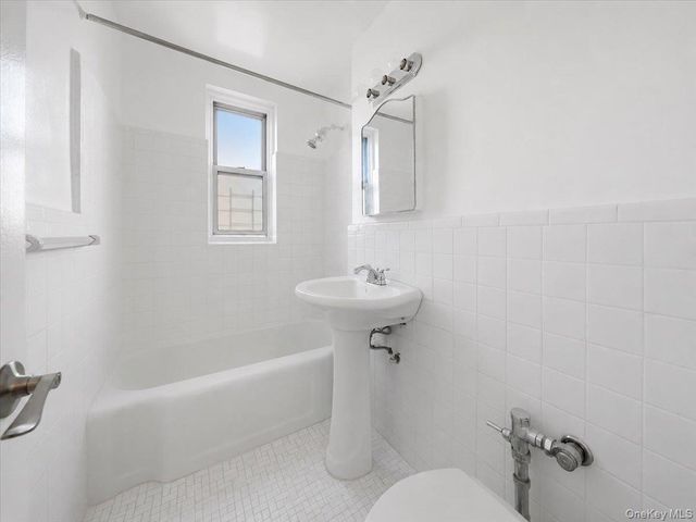 2630 Kingsbridge terrace 3A, Bronx, NY 10463